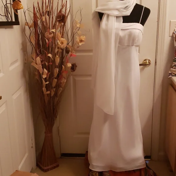 Michelangelo Dresses | Michelangelo Formal Dress - Women Color: White | Size: 14 | Color: White | Size: 14 | Rhondali's Closet Michelangelo Dresses | Michelangelo Formal Dress - Women Color: White | Size: 14 | Color: White | Size: 14 | Rhondali's Closet